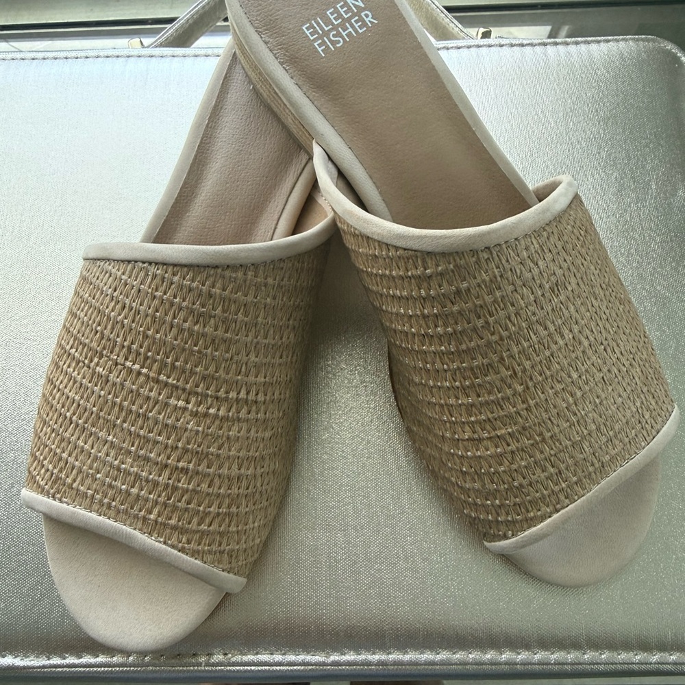 Eileen Fisher Women's Cream and Tan Woven Mules